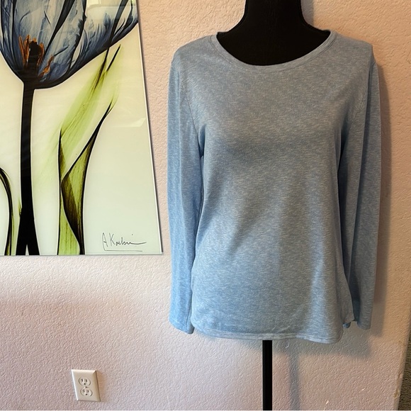 Tops - Must bundle shirt size medium